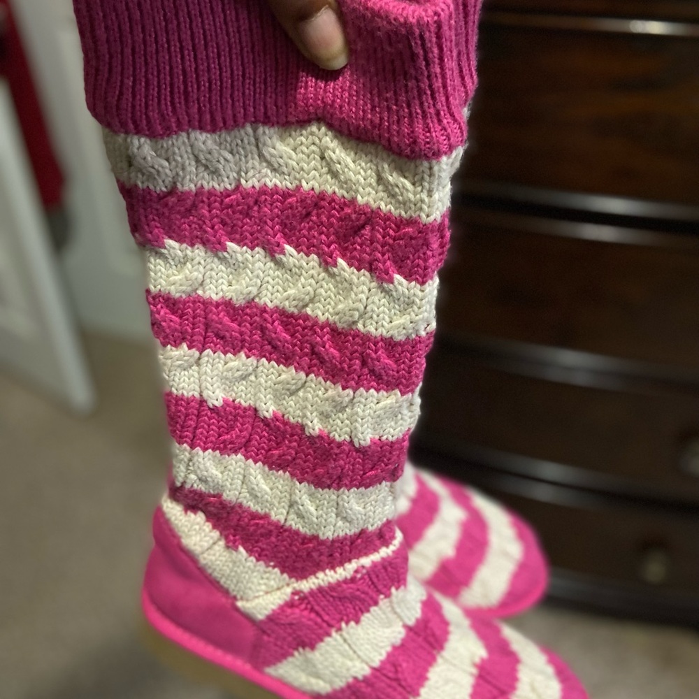Uggs - Picture 3 of 6